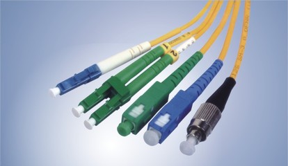 光纤连接器(光纤连接器在网络工程中最为常用)